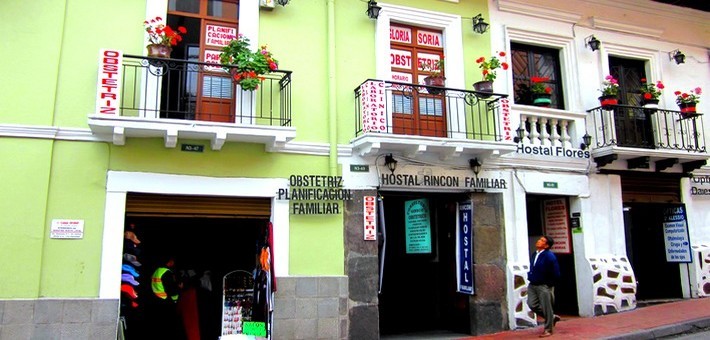 Architecture de style coloniale dans les rues de Quito