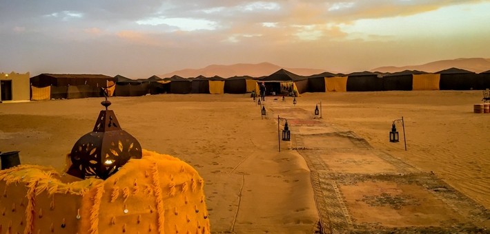 Tentes en bivouac à l'indienne