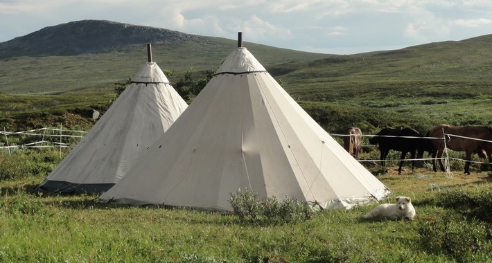 Tentes traditionnelles sami