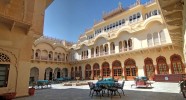 Cour intérieure du Palais Alsisar Mahal.