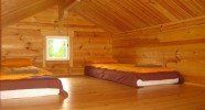 Cabane en bois dans le parc du Gauja