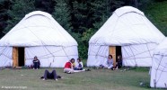 Camp de yourtes en Kirghizie