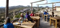 Vue sur la vallée depuis la maison d'hôtes troglodyte