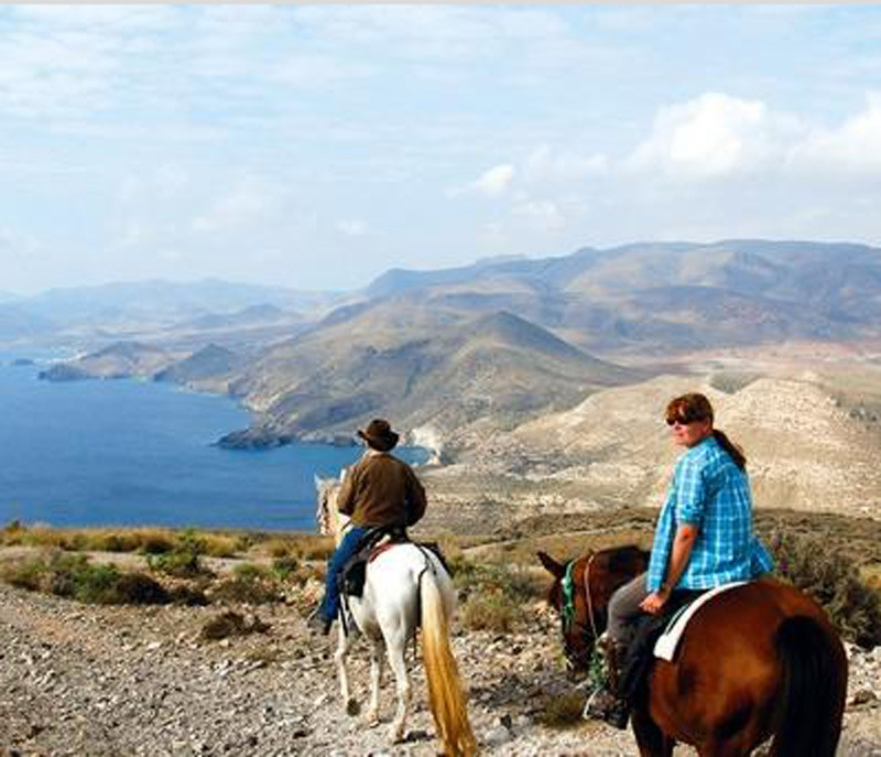 Voyages, randonnées à cheval et stages de dressage en Espagne