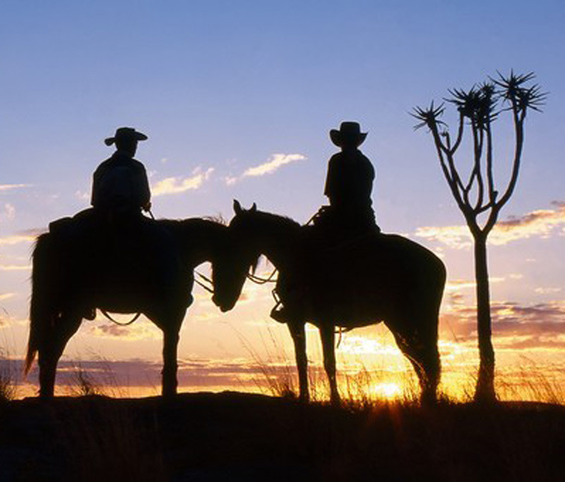 Voyages, randonnées et safaris à cheval en Nambie