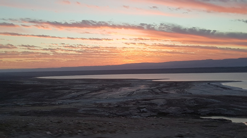 Couché de soleil sur la mer morte