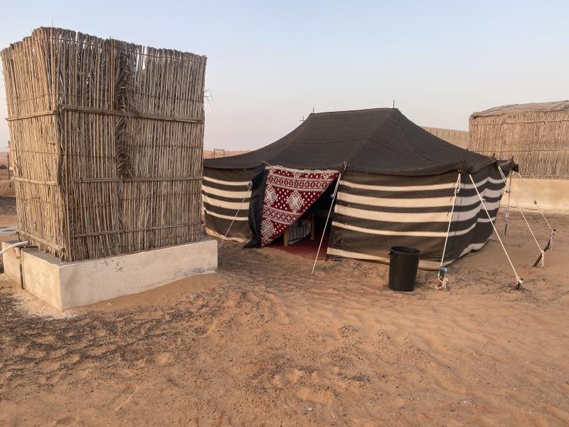 Confort de la tente bédouine pour la nuit Confort de la tente bédouine pour la nuit