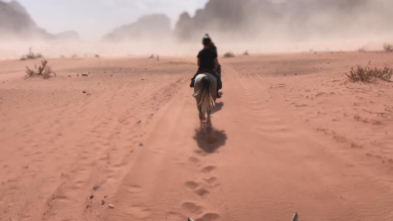 Tempête de sable dans le désert
