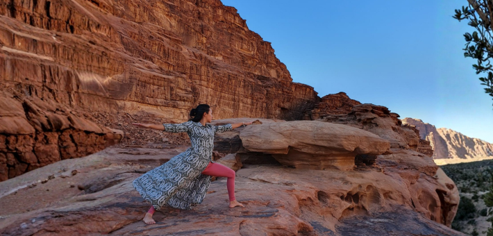 Carine, professeure de yoga - Randonnée équestre & yoga en Géorgie : déserts, monastères secrets et pleine nature avec une professeure de yoga diplômée - Caval&go