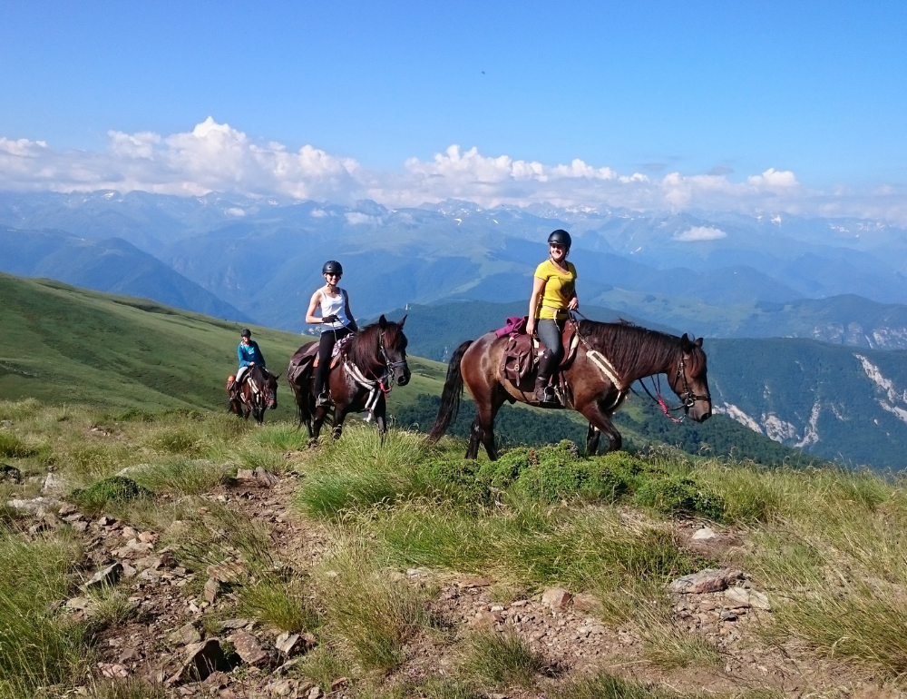 Randonnée à cheval : les Pyrénées à perte de vue