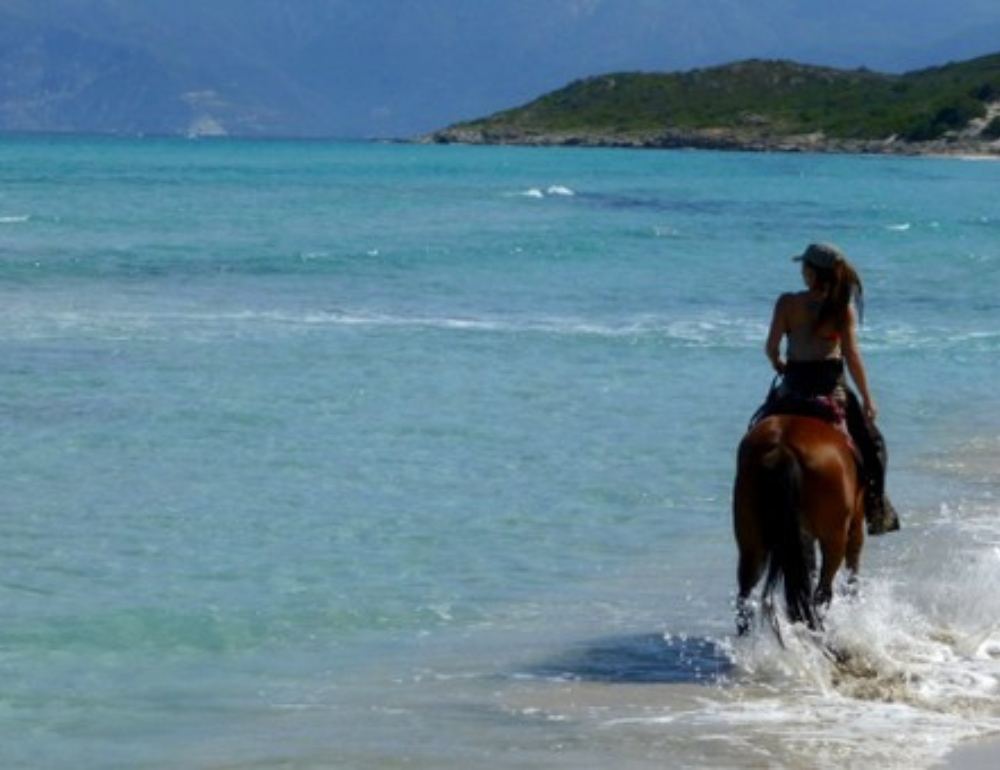 Rando à cheval en Corse dans le désert des Agriates 