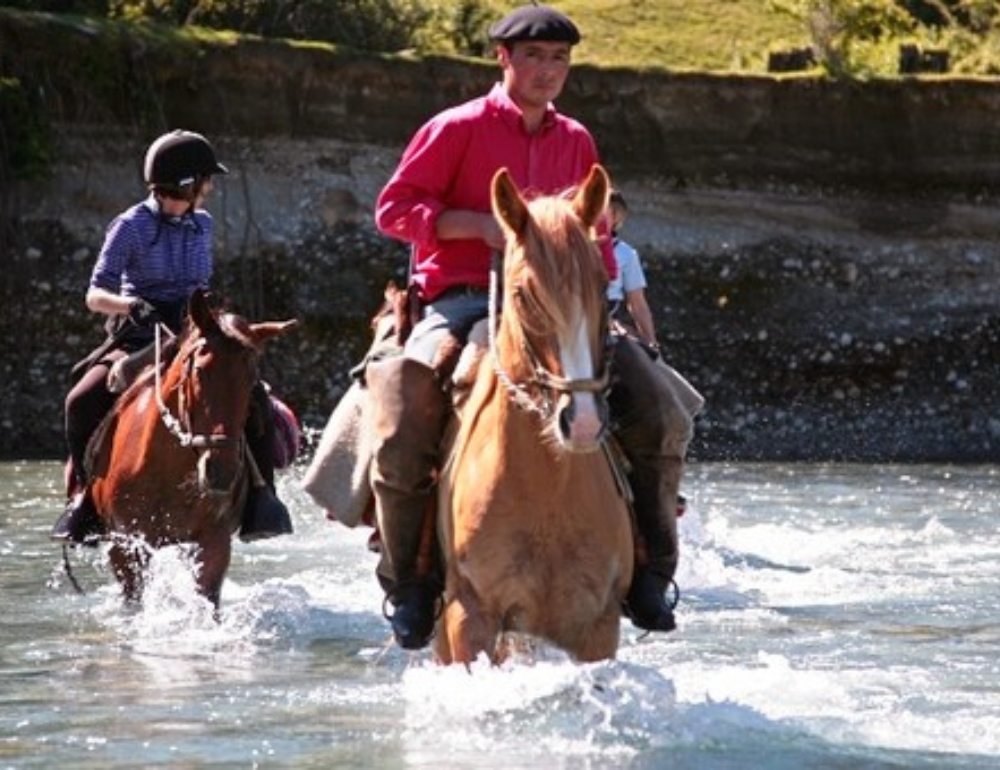 Randonnée à cheval dans la vallée de Puelo au Chili