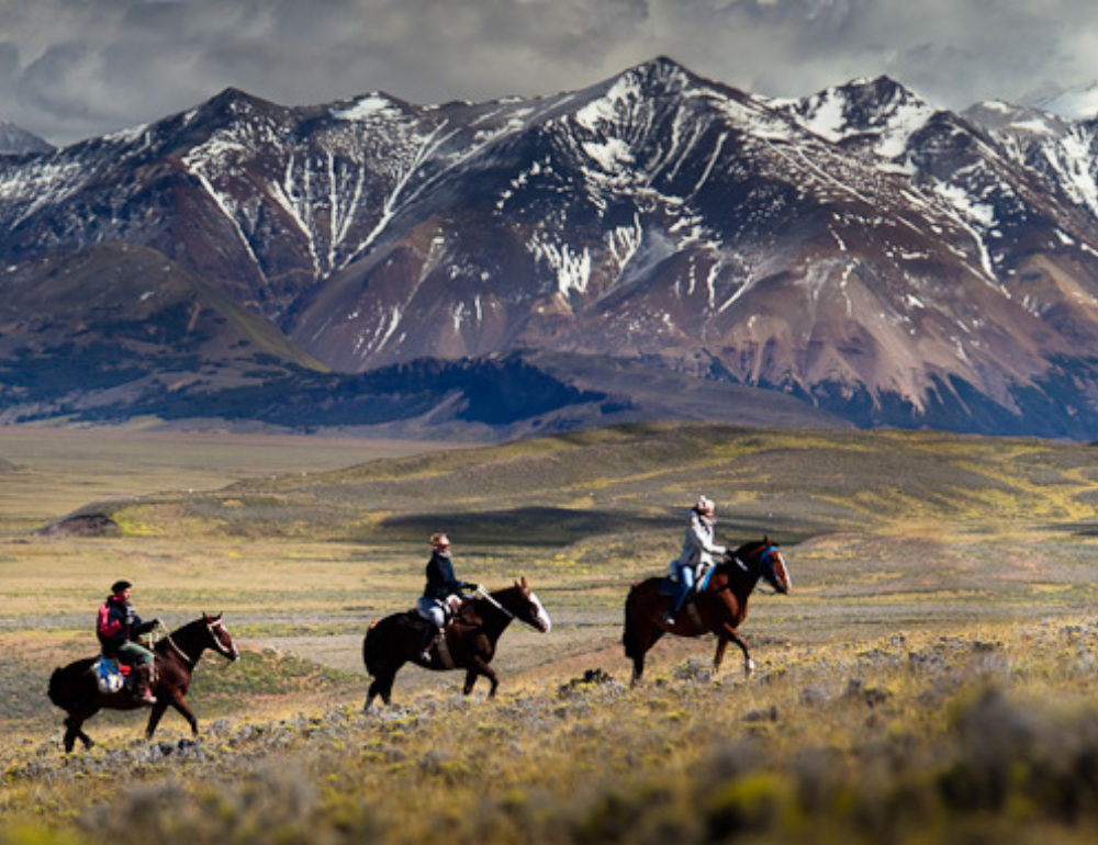 Randonnée équestre et expédition dans les steppes sauvages de Patagonie