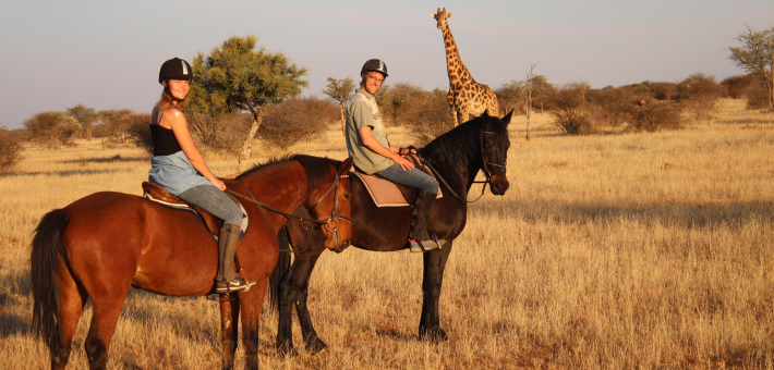 Safari équestre et multi-activités en Namibie aux portes du Kalahari - Caval&go