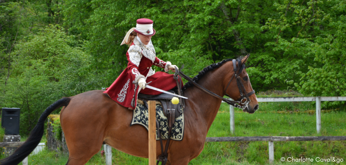 Equitation historique et maniement des armes à cheval en Mayenne - Caval&go