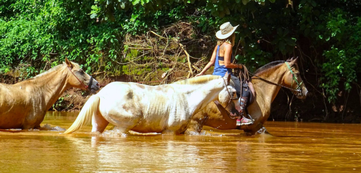 Voyage en liberté et cheval et yoga au Costa Rica avec Emeline Diaz - Caval&go