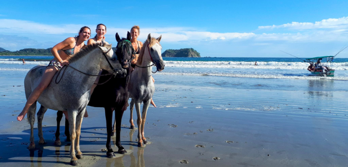 Voyage en liberté et cheval et yoga au Costa Rica avec Emeline Diaz - Caval&go