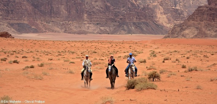 Jour 3. Lundi : Randonnée à cheval dans le désert du Wadi Rum