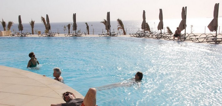 Jour 2. Madaba - Eglise St Georges - Mont Nebo - Mer Morte - Yoga - Petra 