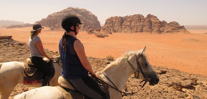 Jours 4 à 7. Randonnée à cheval dans le désert du Wadi Rum