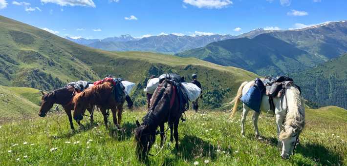Randonnée équestre à travers les déserts et monastères cachés de Géorgie - Caval&go