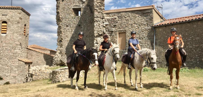 Randonnée à cheval du pays de Crussol au lac de Devesset en Ardèche - Caval&go