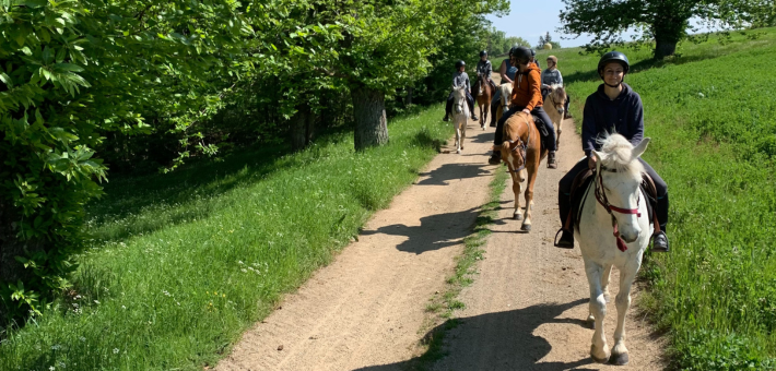 Randonnée à cheval du pays de Crussol au lac de Devesset en Ardèche - Caval&go