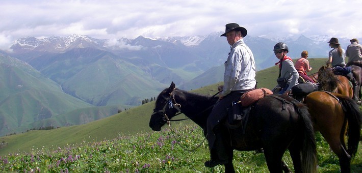 Randonnée équestre et vie nomade en Kirghizie