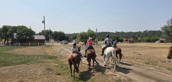 Séjour estival en ranch dans le Wyoming : balades à cheval, activités typiques et découverte grands espaces américains - Caval&go