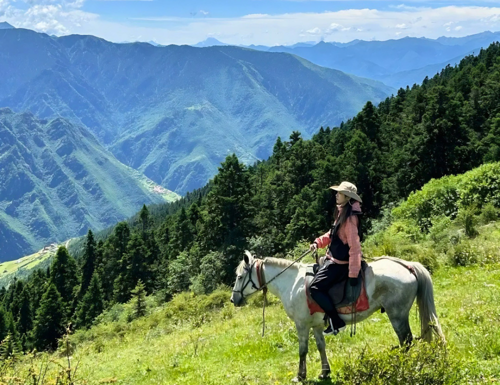 Chevauch&eacute;e &eacute;questre dans le Sichuan en Chine, aux portes du Tibet