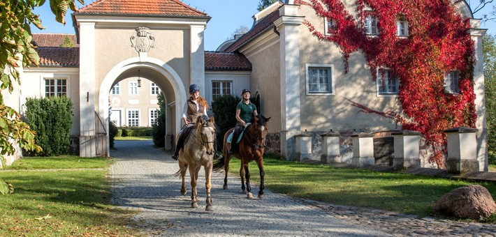 Séjour équestre de charme à la carte en Pologne - Caval&go