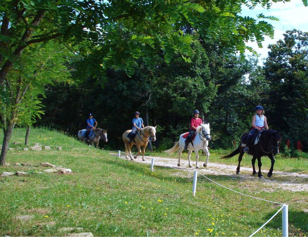 Randonnée à cheval pour les jeunes de 12/15 ans en Ardèche