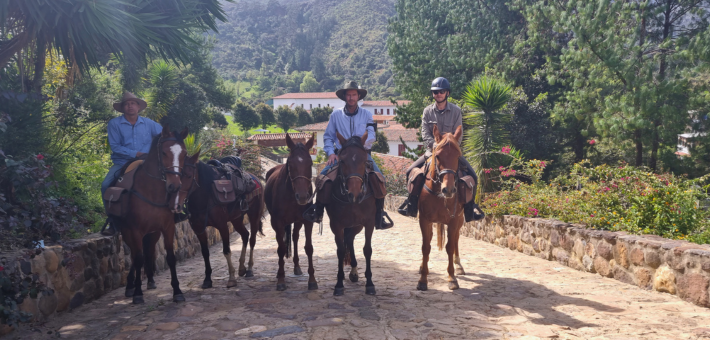 Randonnée équestre à la Villa de Leyva - Caval&go