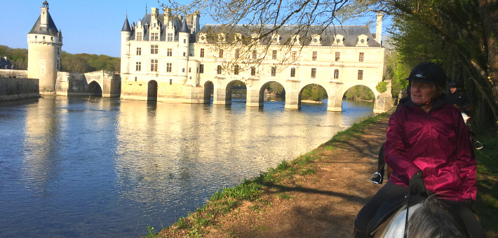 Randonnée équestre estivale confort à la découverte des châteaux de la Loire - Caval&go