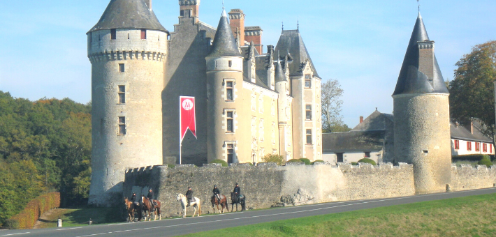 Randonnée équestre estivale confort à la découverte des châteaux de la Loire - Caval&go