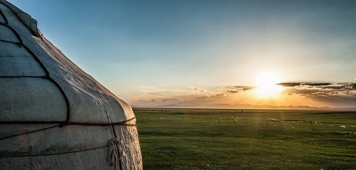 Voyage à cheval en Kirghizie : yoga et vie nomade - Caval&go