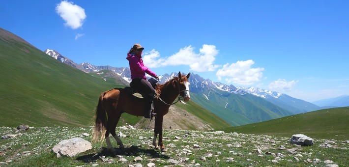 Voyage à cheval en Kirghizie : yoga et vie nomade - Caval&go