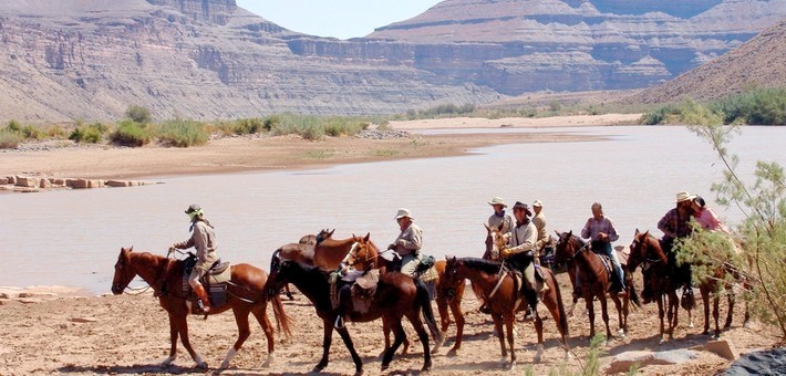 Voyage à cheval dans le spectaculaire Fish River Canyon de Namibie - Caval&go