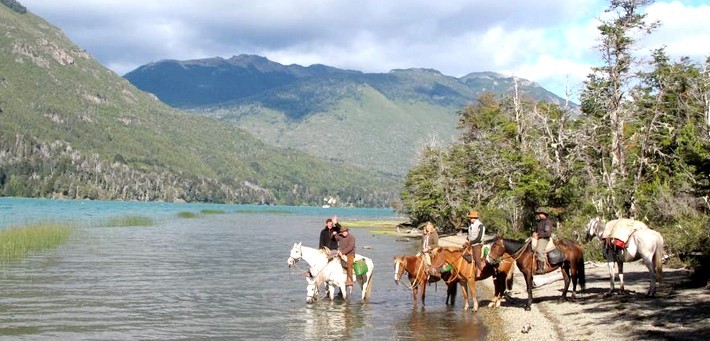 Randonnée équestre et expédition dans les steppes sauvages de Patagonie - Caval&go
