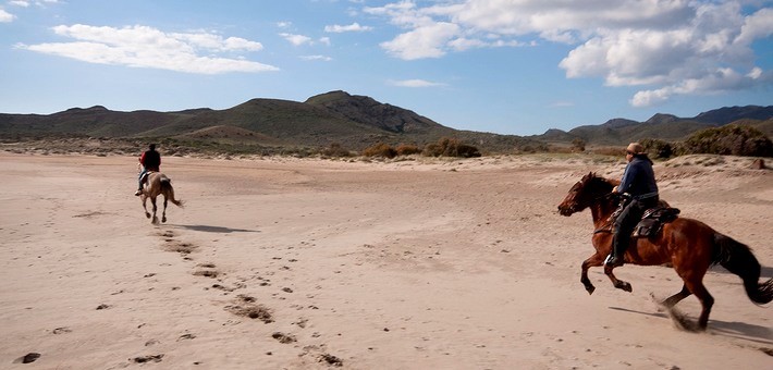 Randonnée équestre en Espagne sur les plages vierges d’Andalousie - Caval&go