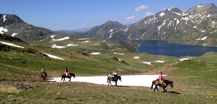 Randonnée équestre dans les Pyrénées - Les lacs d