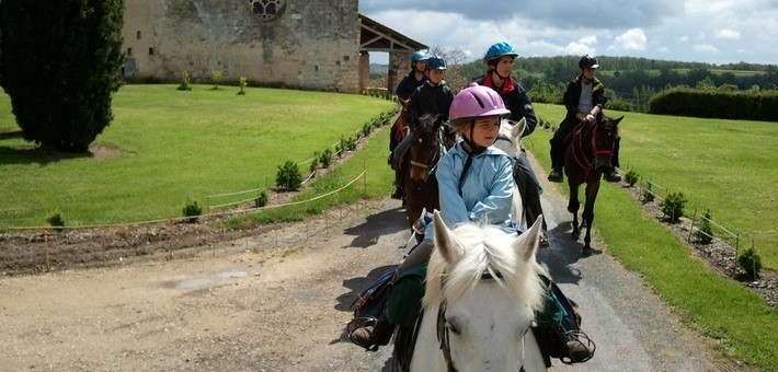 Vacances équestres en famille dans le Sud-Ouest