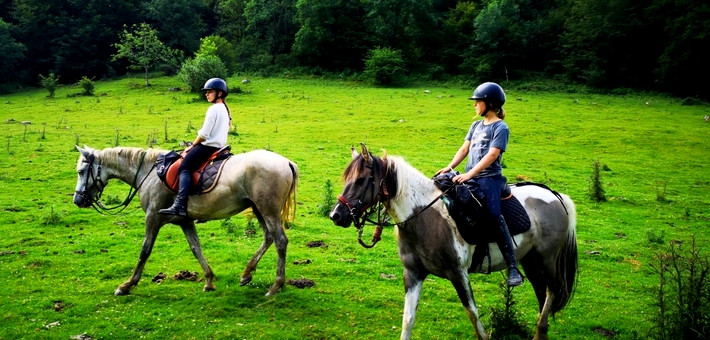 Séjour équestre ado "Chevauchée Pyrénéenne" - Caval&go 